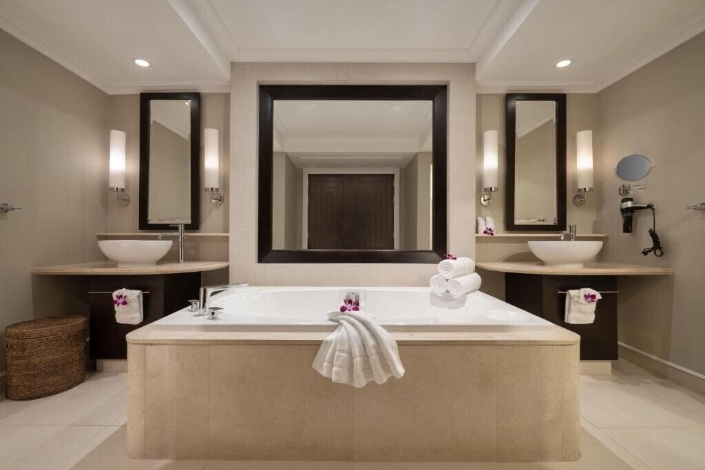 Фотография Marriott Mai Khao Beach Vacation Club 5*