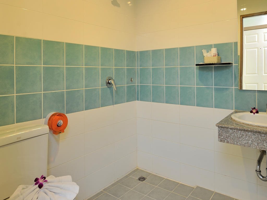 Территория Pimrada Hotel 2*