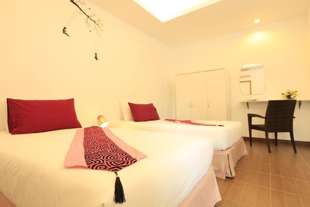 Панорама White Cat Hotel 2*