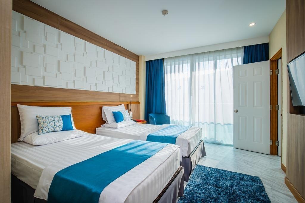 Территория The Sira Grande Patong 4*