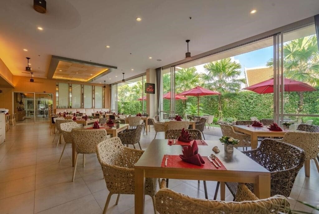 Территория Ramada Plaza Phuket Deevana 4*