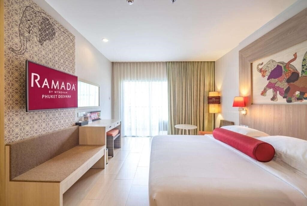 Панорама Ramada Plaza Phuket Deevana 4*