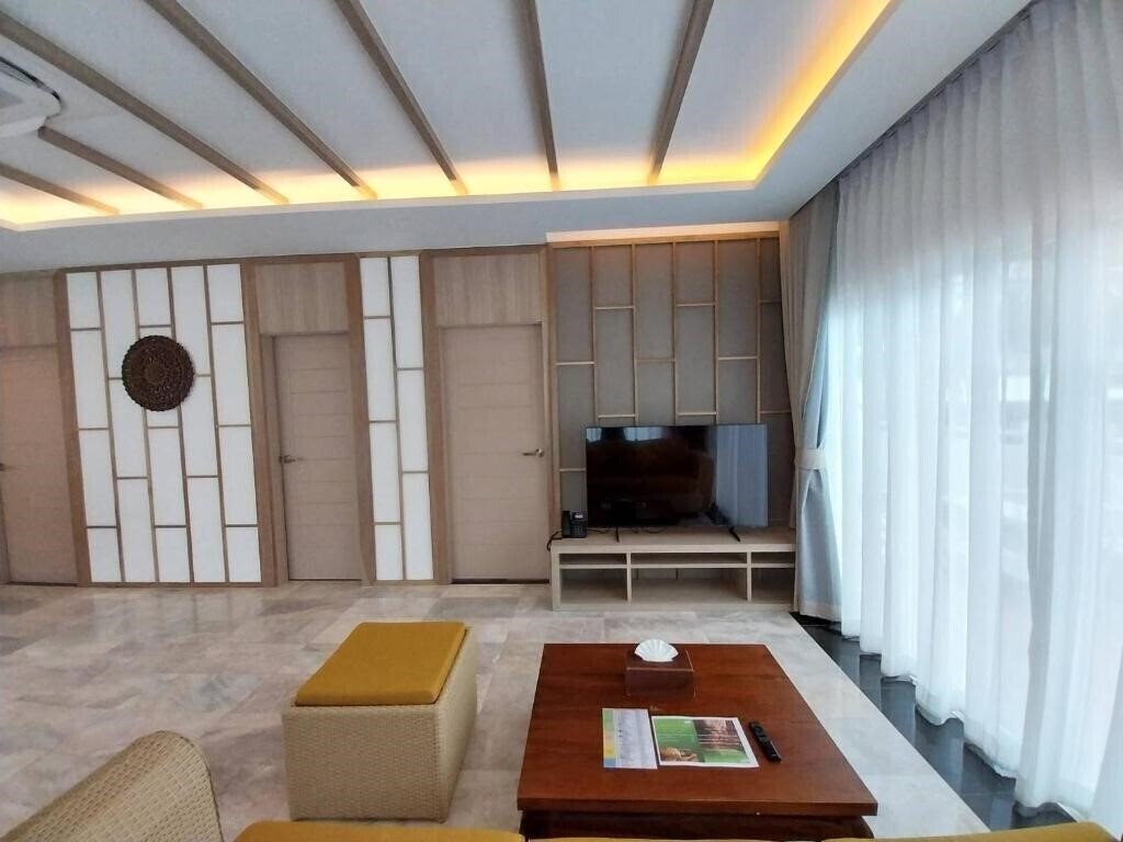 Картинка Phunawa Resort Phuket Karon Beach SHA Plus (ex. Phunawa Resort, Karon Sovereign All Suites Resort, Dewa Karon Beach Phuket) 4*