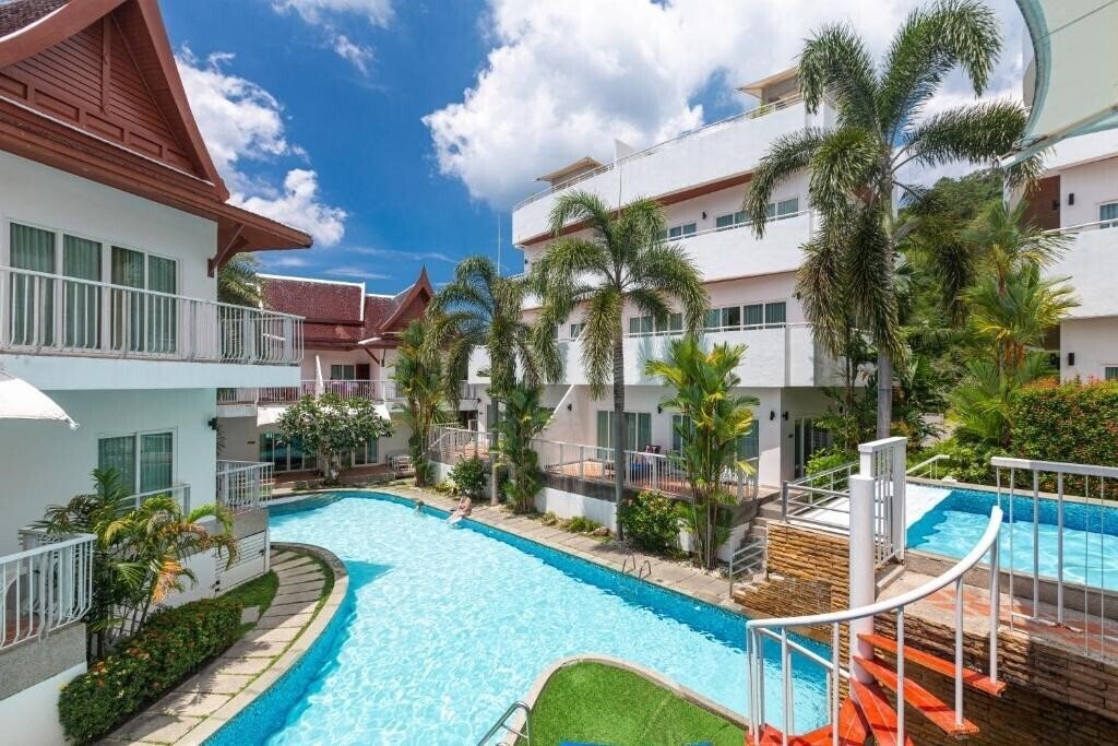 Территория Phunawa Resort Phuket Karon Beach 4*