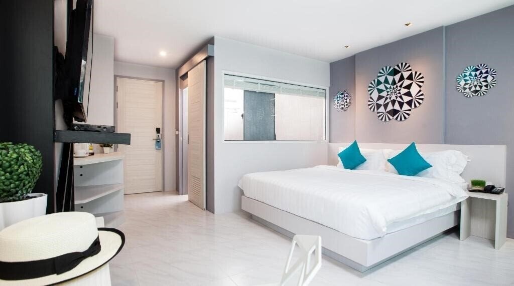 Панорама The Crib Patong 3*