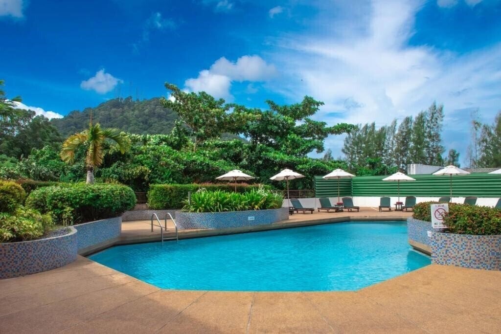 Фото Phuket Merlin 4*