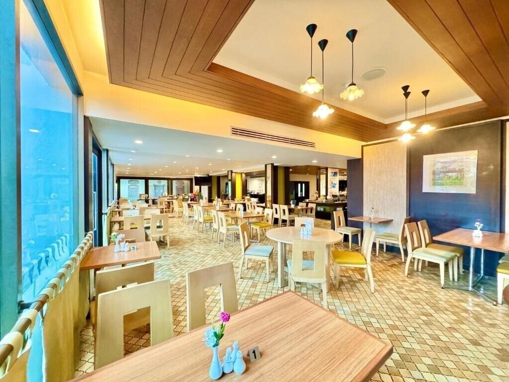 Фотография Phuket Merlin 4*