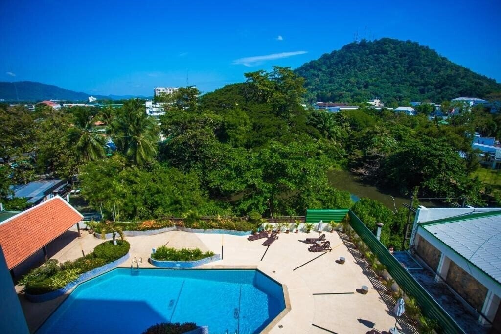 Изображение Phuket Merlin 4*