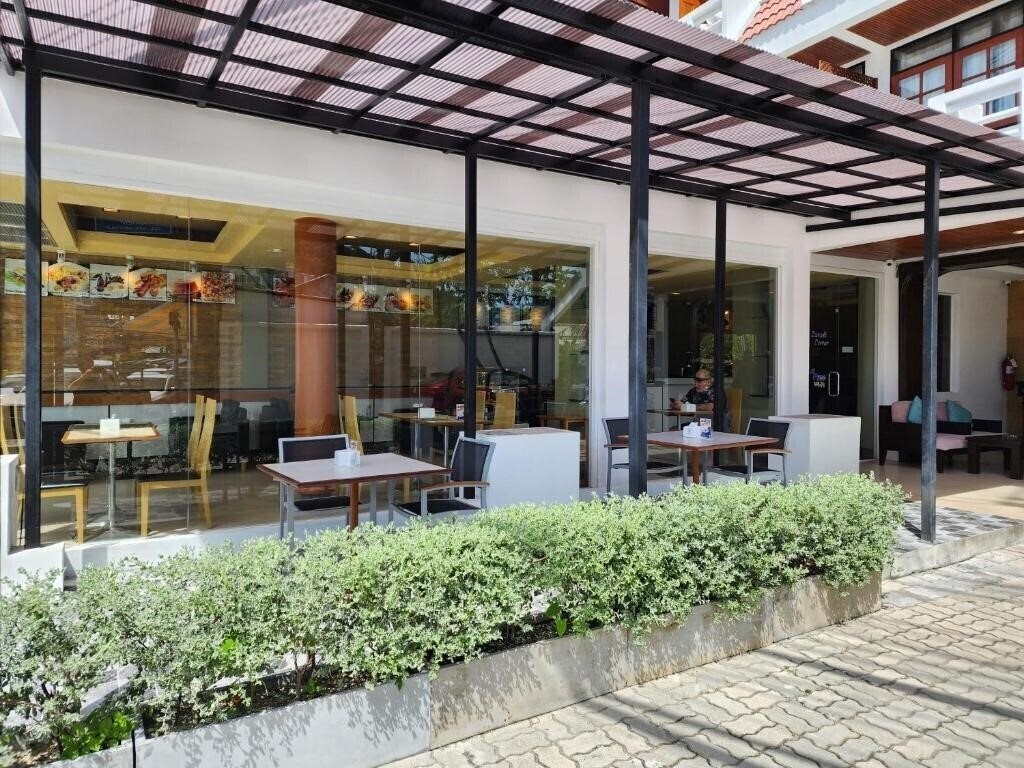 Панорама Sunset Mansion 2*