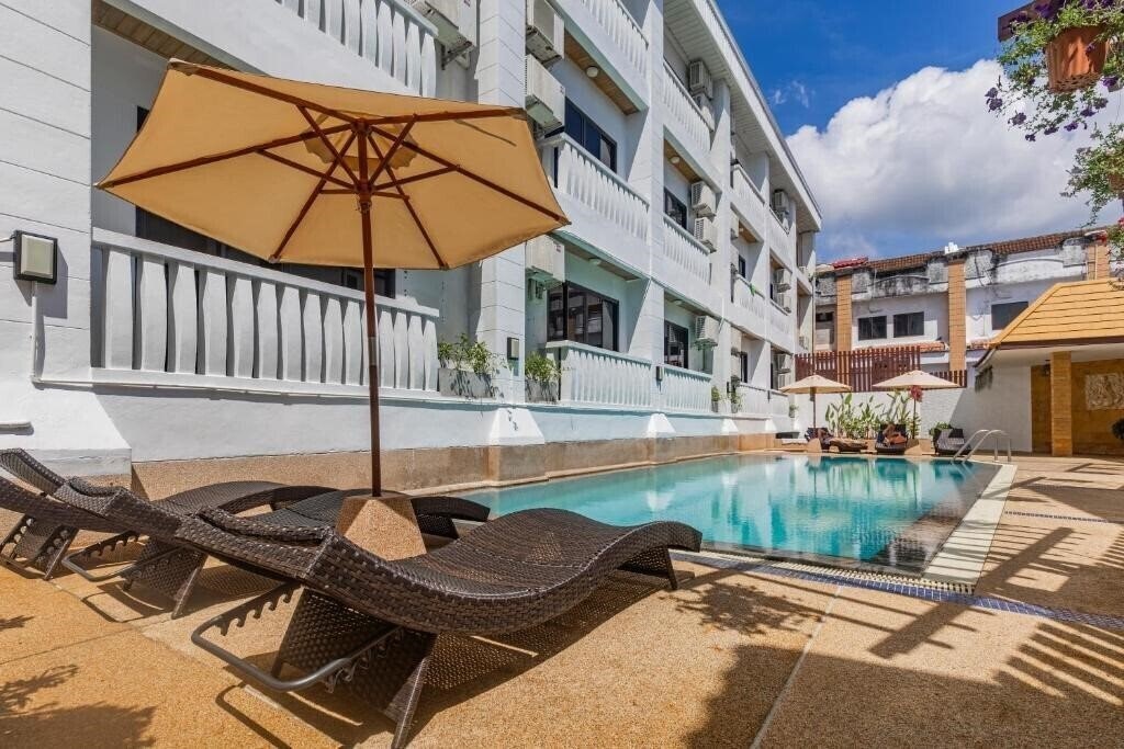 Готель Rattana Beach Hotel 3*