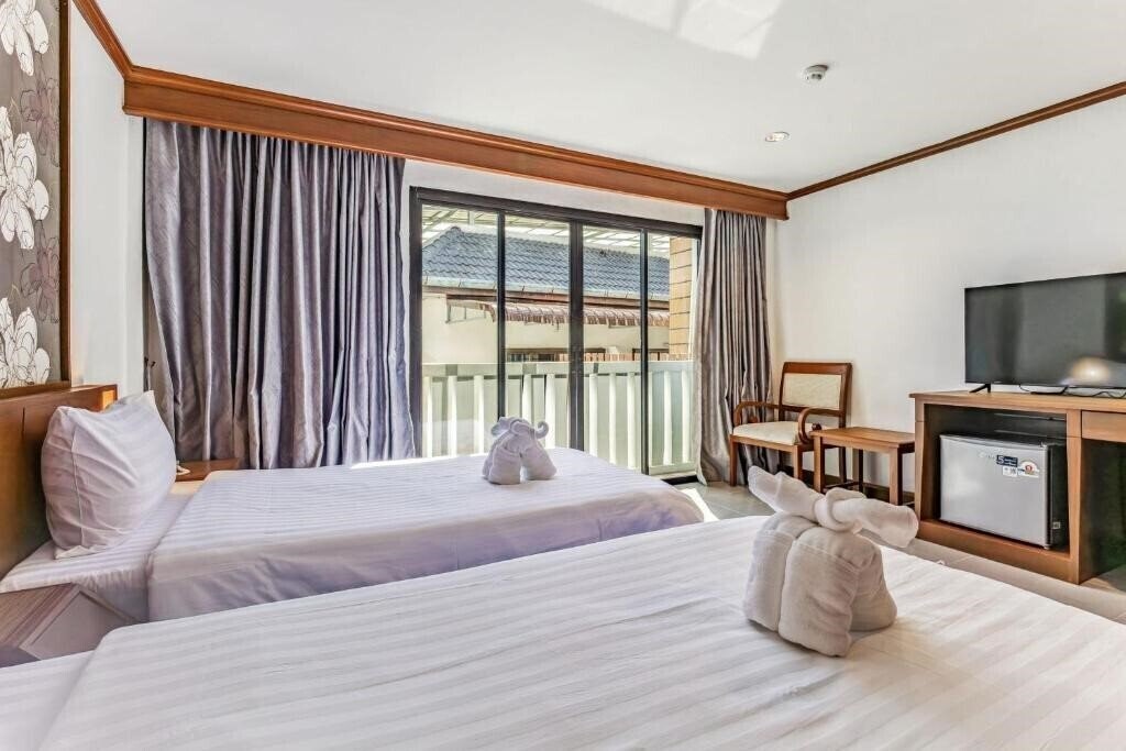 Територія Rattana Beach Hotel 3*