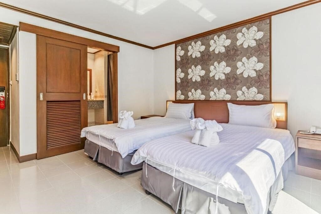 Панорама Rattana Beach Hotel 3*