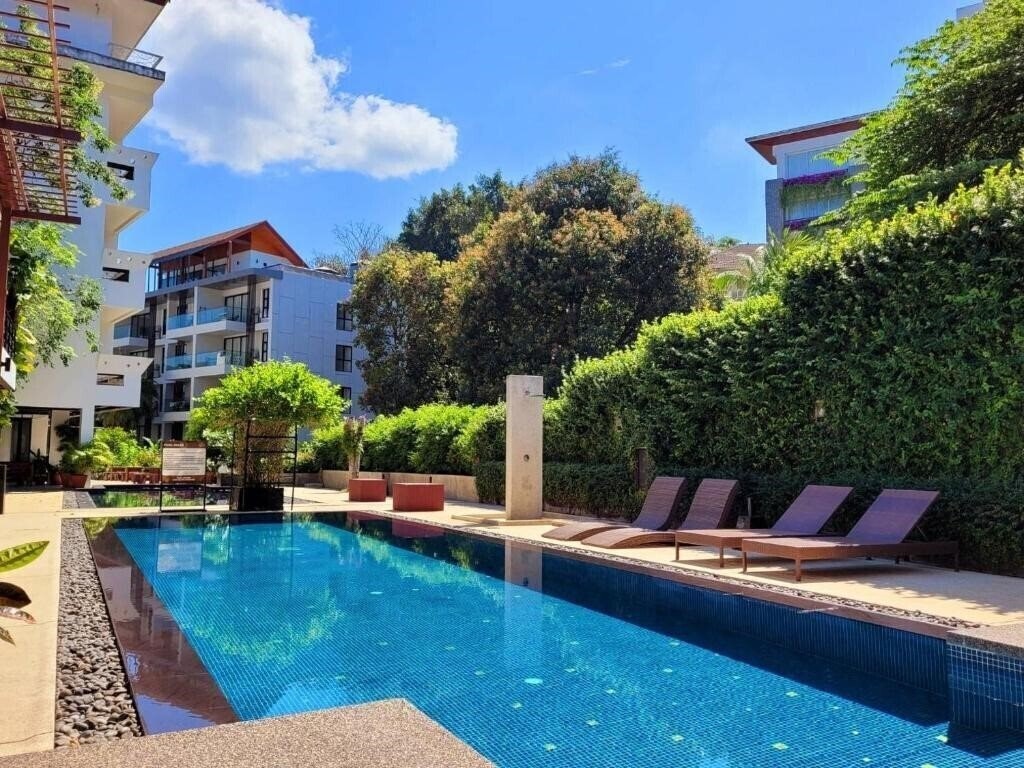 Готель Surintra Boutique Resort 3*