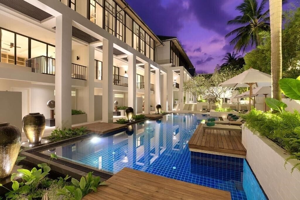 Фото Manathai Surin 4*