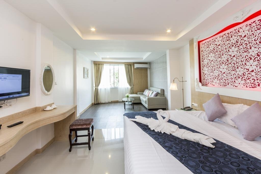 Панорама Triple Three Palace 3*