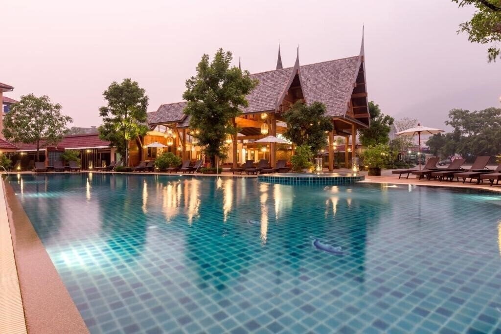 Отель Nai Na Resort & Spa 3*