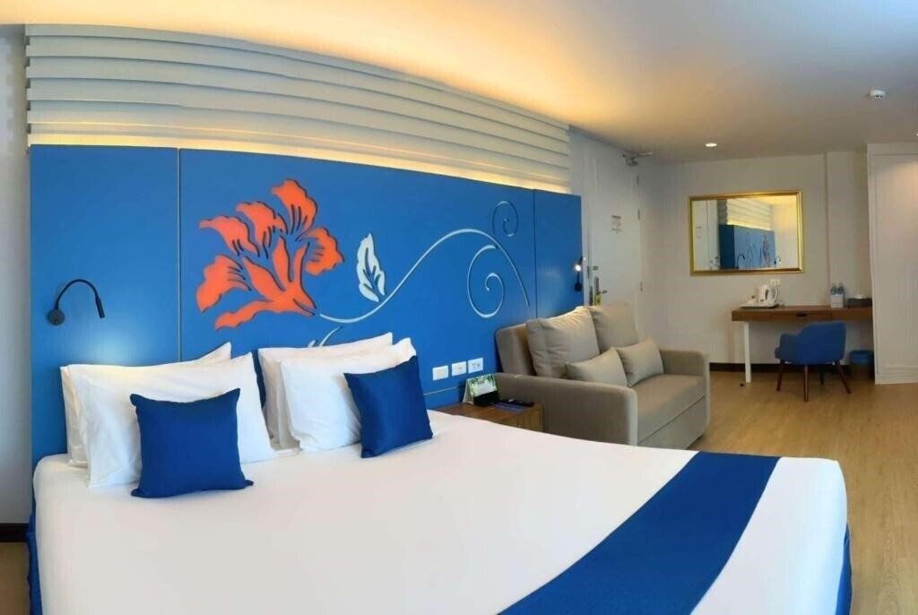 Вид Days Inn Patong Beach 3*