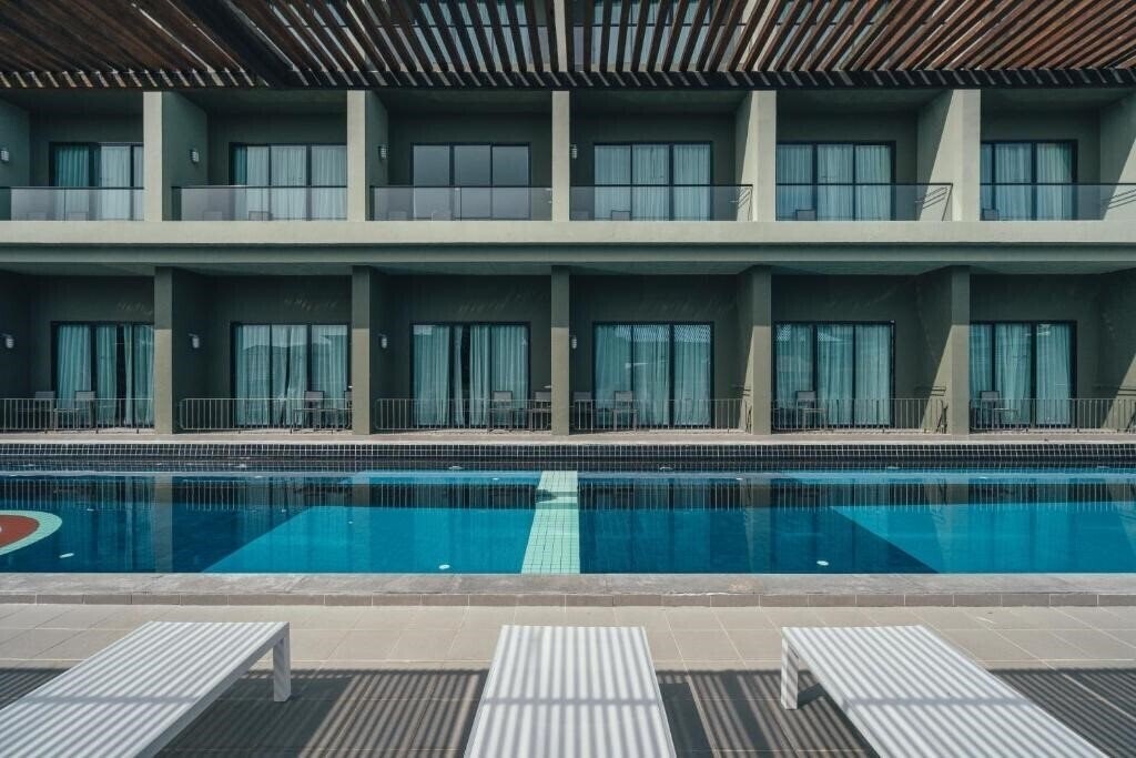 Панорама Marina Express Aviator Phuket Airport 3*