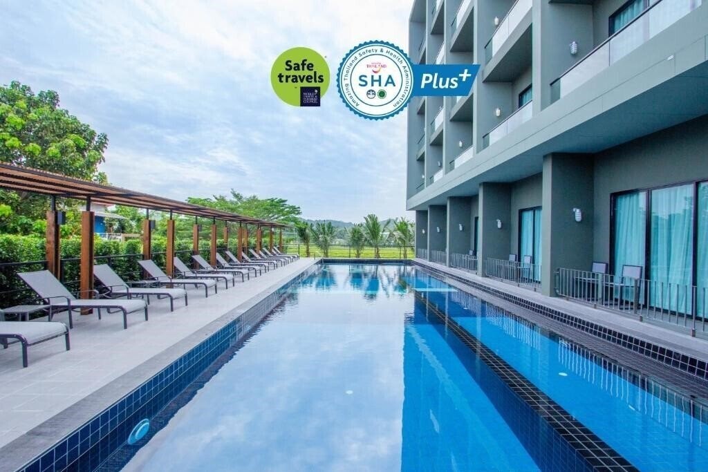 Апартаменти Marina Express Aviator Phuket Airport 3*