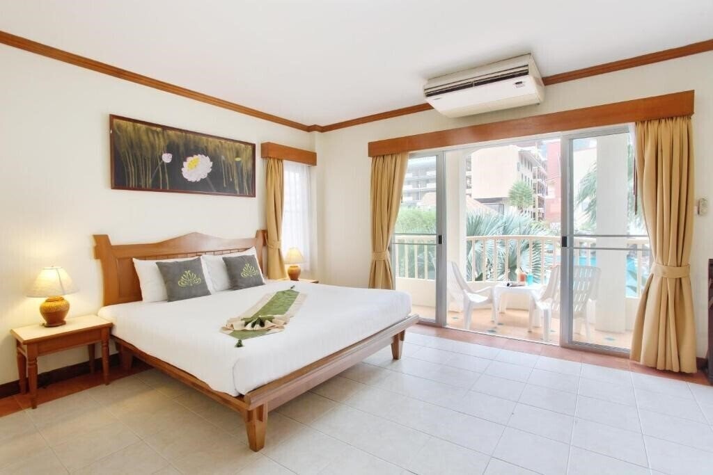 Фото Palmyra Patong Resort 4*