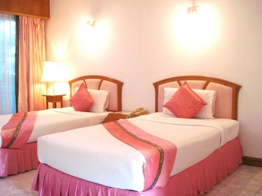 Панорама Phuket Golden Sand Inn 2*