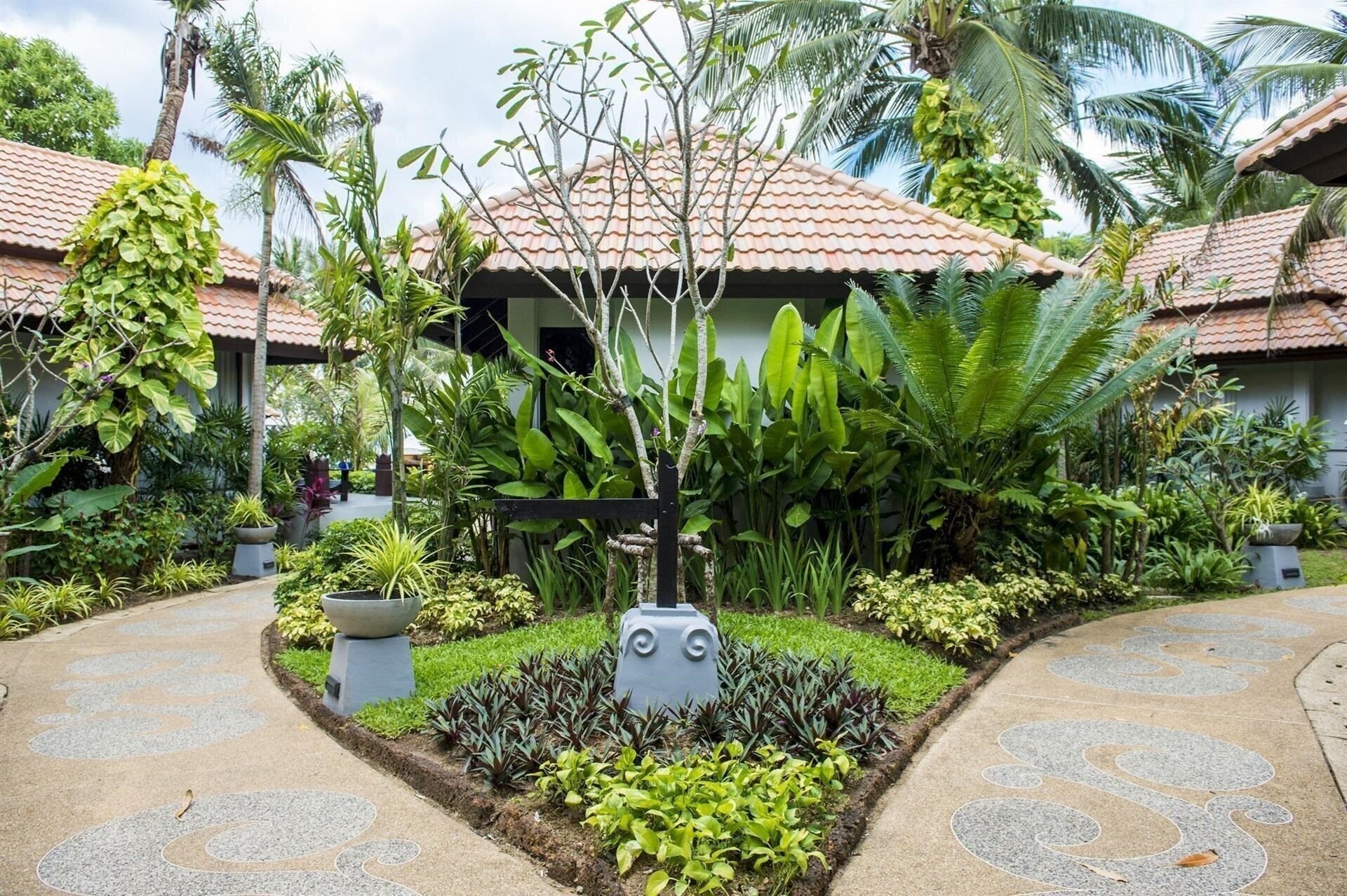 Отель Akyra Beach Club Phuket 5*