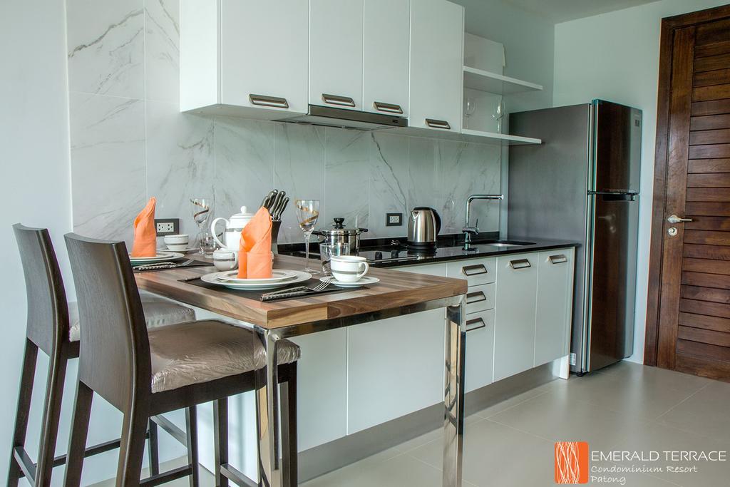 Отель Emerald Terrace Condominimum Resort Patong 3*