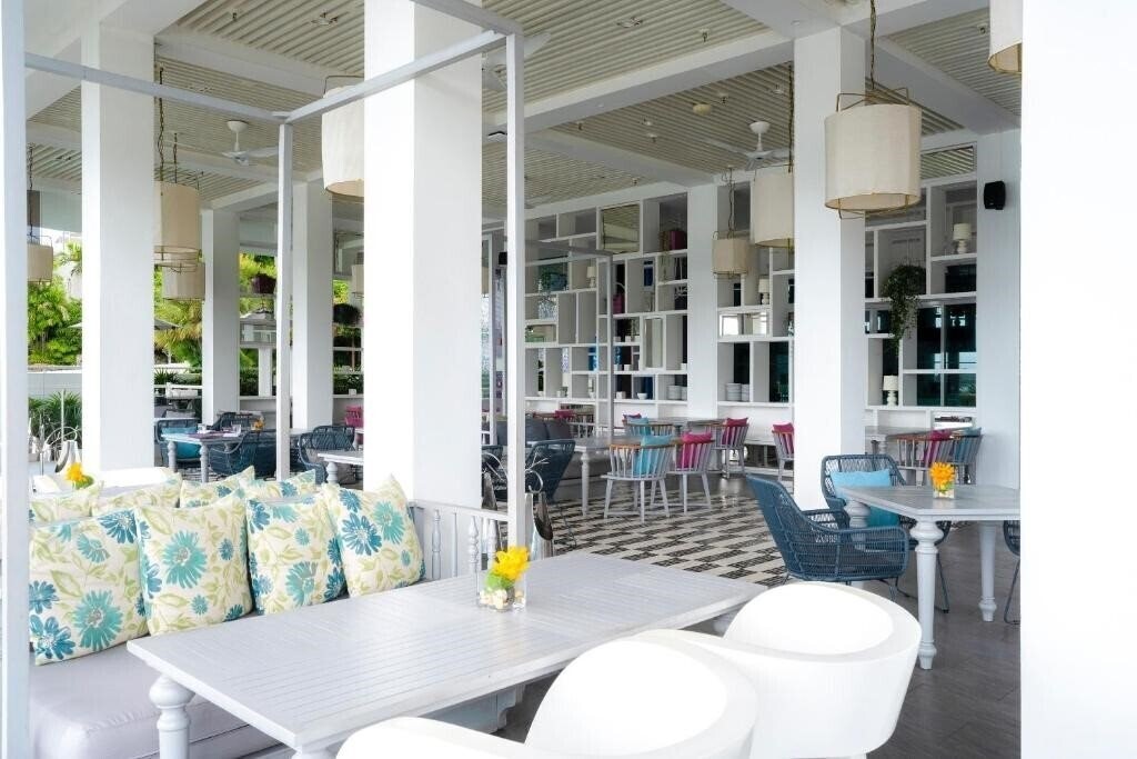 Панорама The Nai Harn (ex. Royal Phuket Yacht Club) 5*