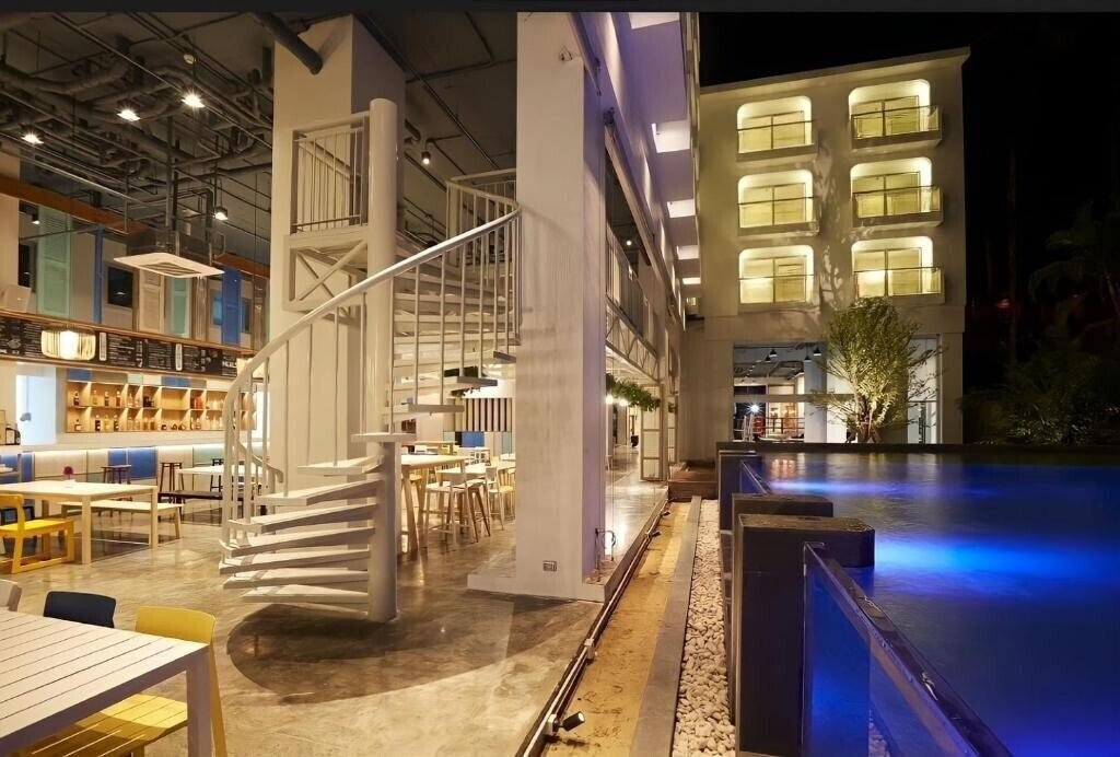 Фото Lub D Phuket Patong 3*