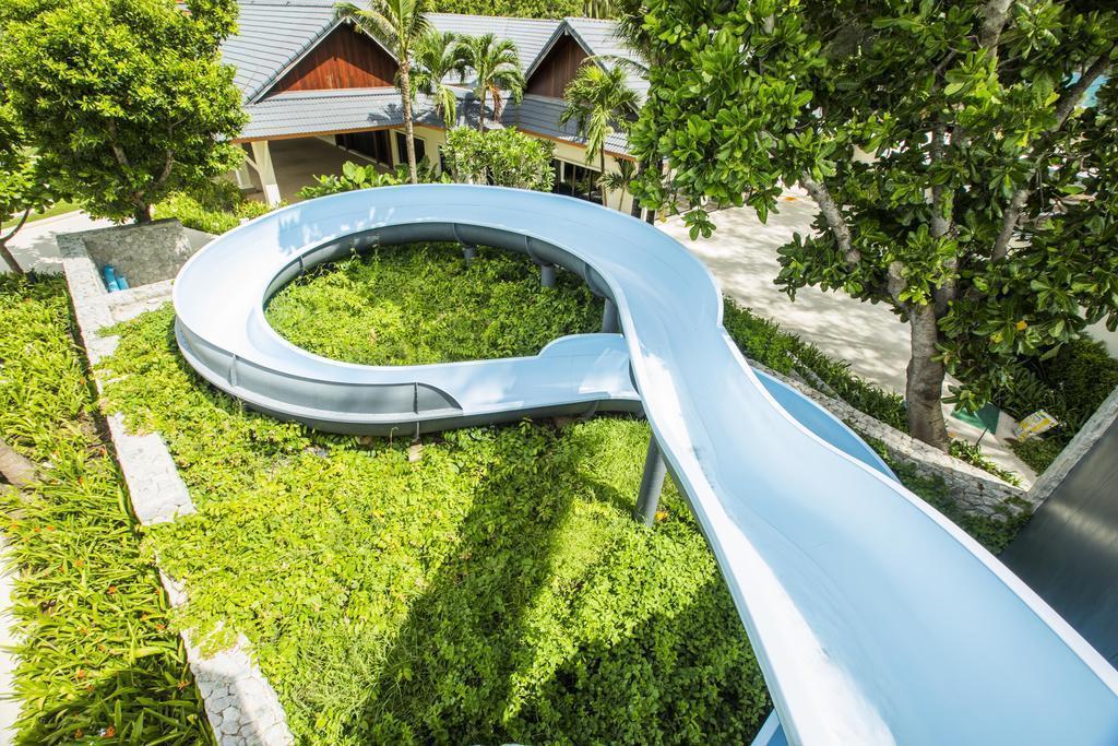 Территория Outrigger Laguna Phuket Beach Resort 5*