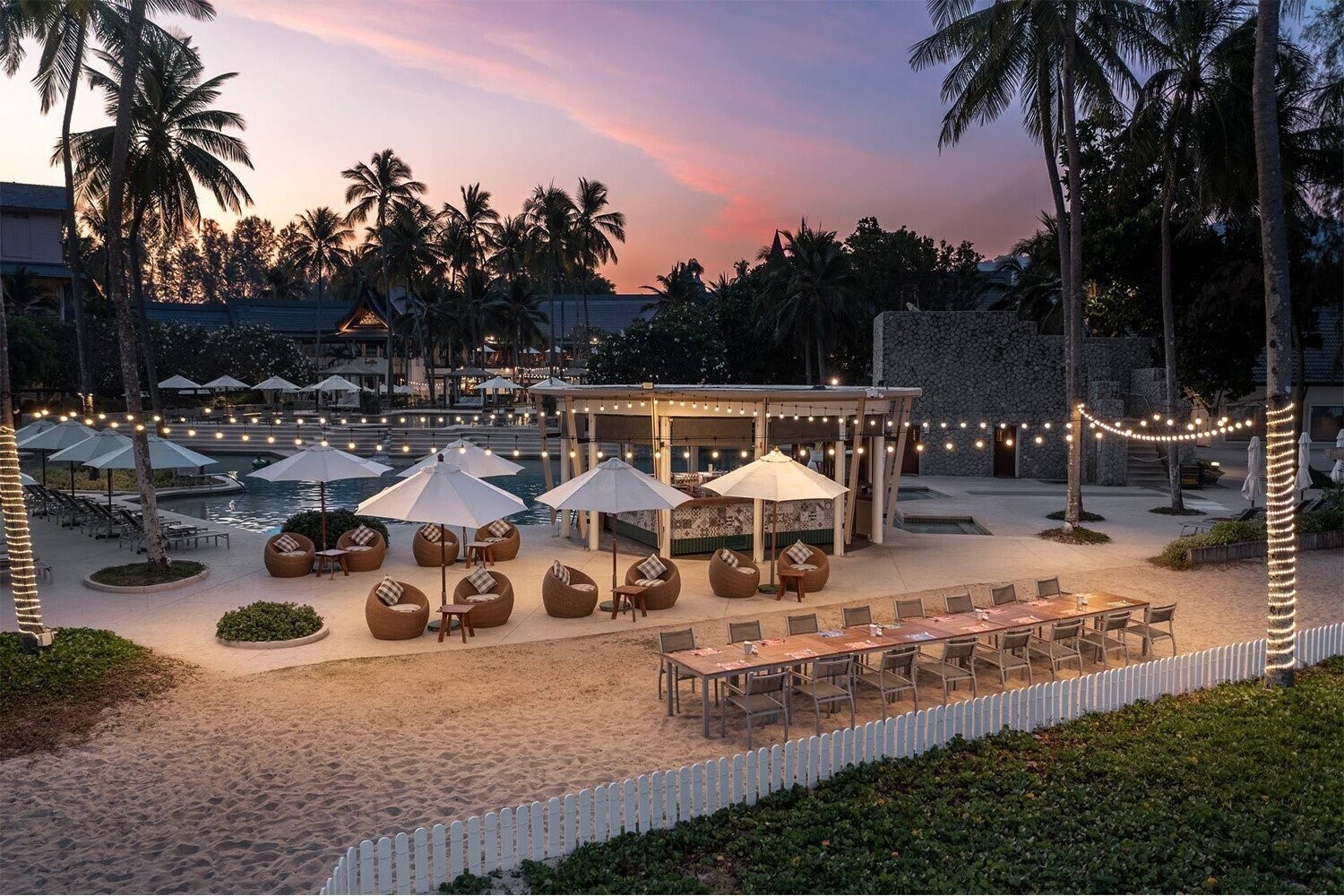 Территория Outrigger Laguna Phuket Beach Resort 5*