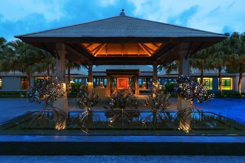 Апартаменты Phuket Marriott Resort & SPA Nai Yang Beach 5*