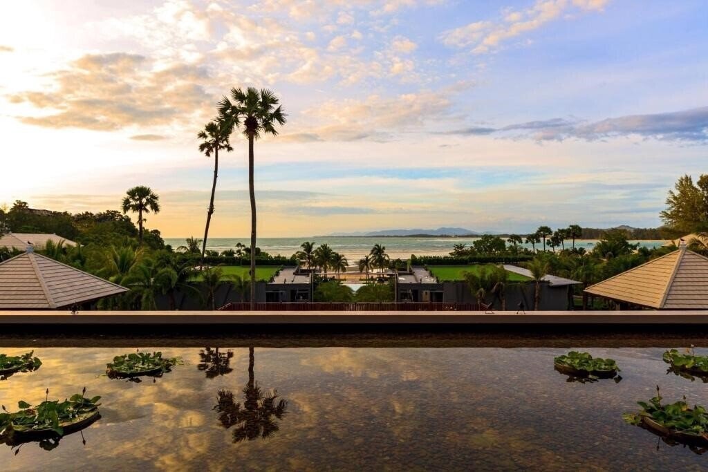 Панорама Phuket Marriott Resort & SPA Nai Yang Beach 5*