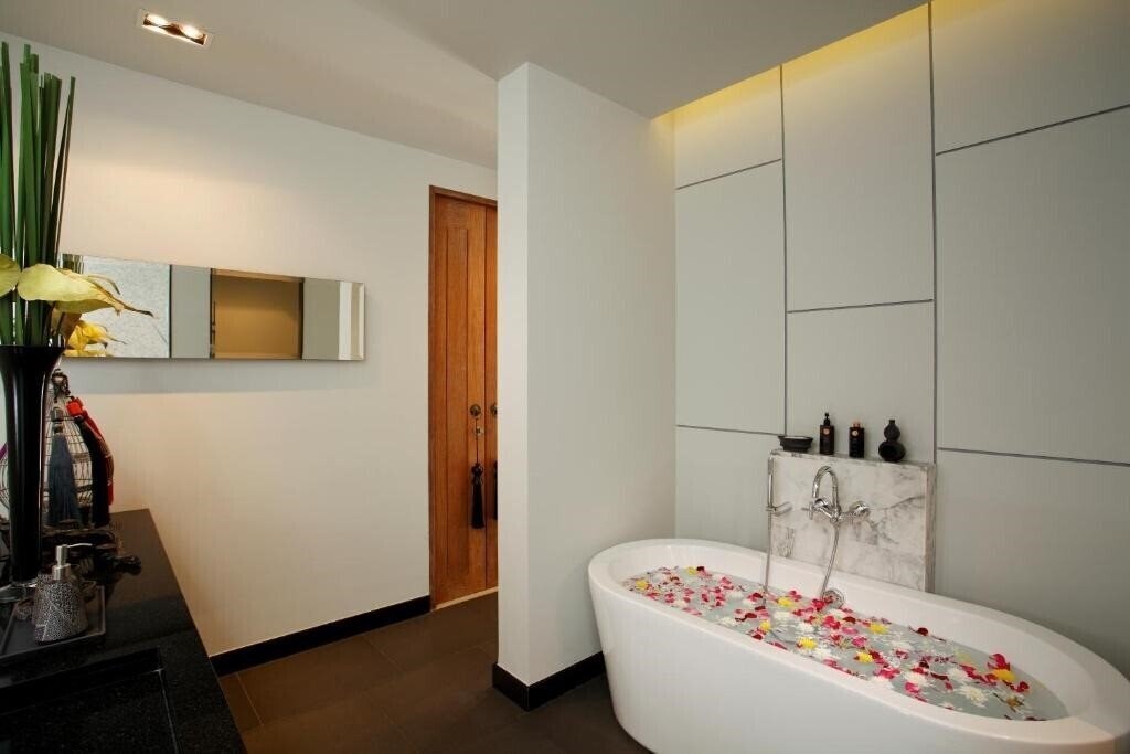 Фотографія Wings Phuket Villa By Two Villas Holiday 4*