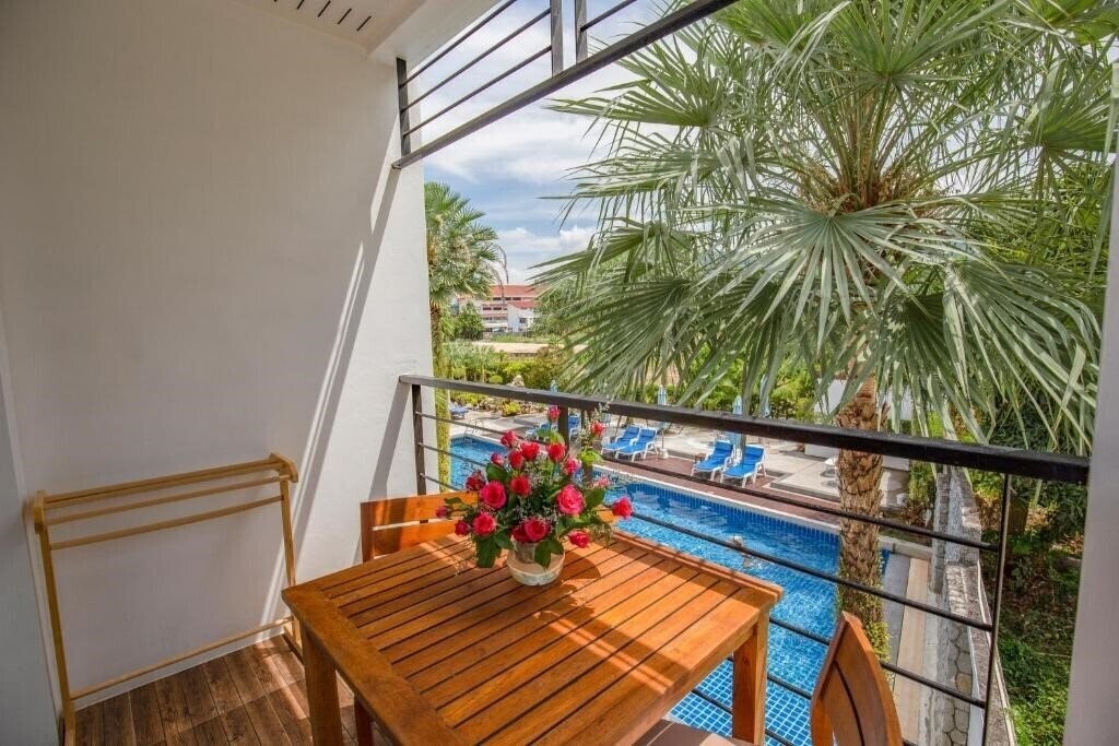 Вид Sungthong Kamala Beach Resort 3*