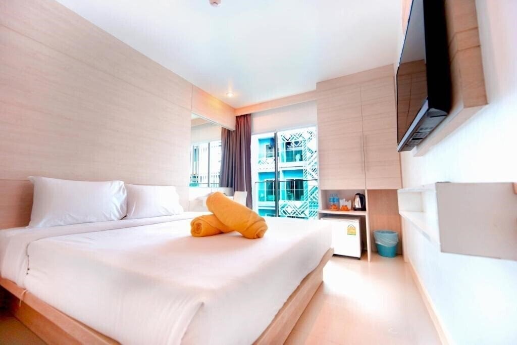 Панорама Mirage Express Patong Phuket Hotel 3*