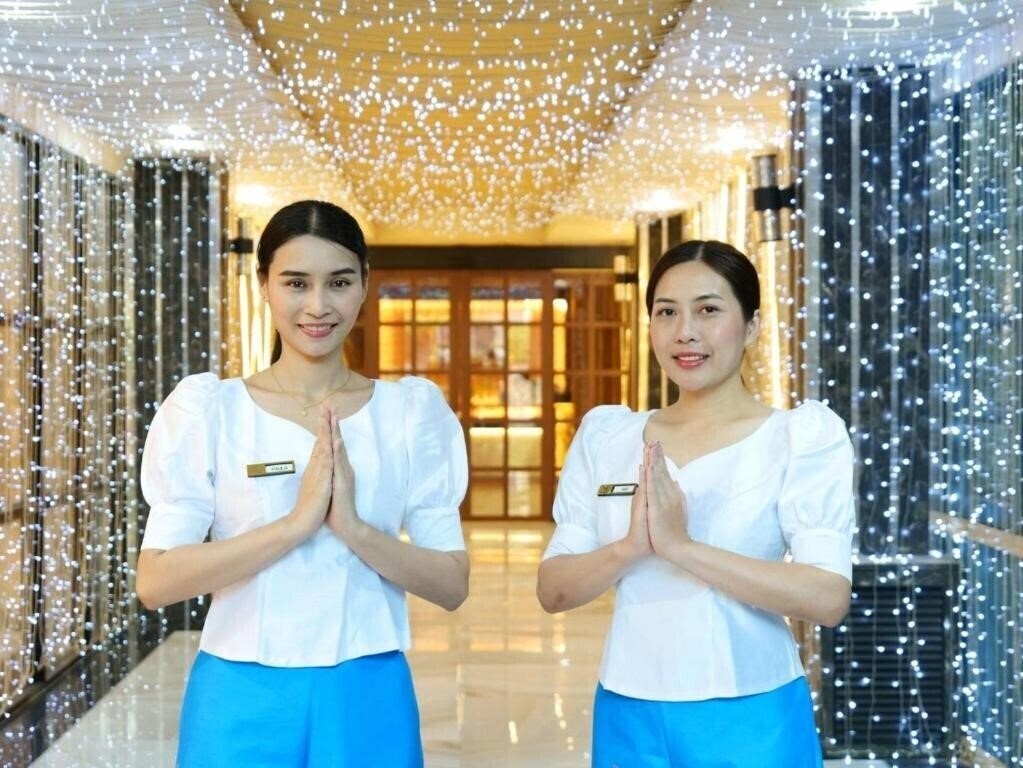 Панорама Araya Patong Beach Hotel 4*