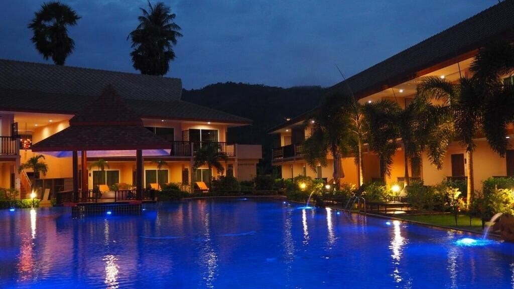 Територія Chivatara Resort Bangtao Beach 3*