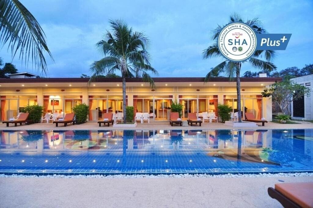Отель Phuket Sea Resort 3*
