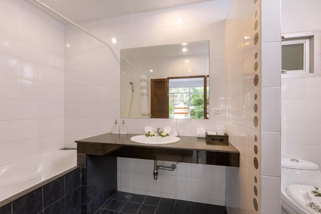 Фотография Phuket Sea Resort 3*