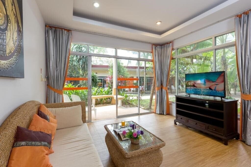 Изображение Phuket Sea Resort 3*
