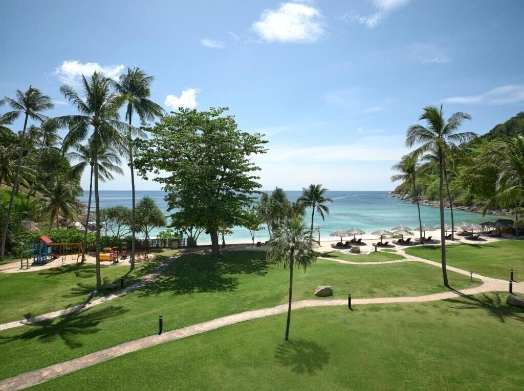 Фото Phuket Marriott Resort & SPA Merlin Beach 5*
