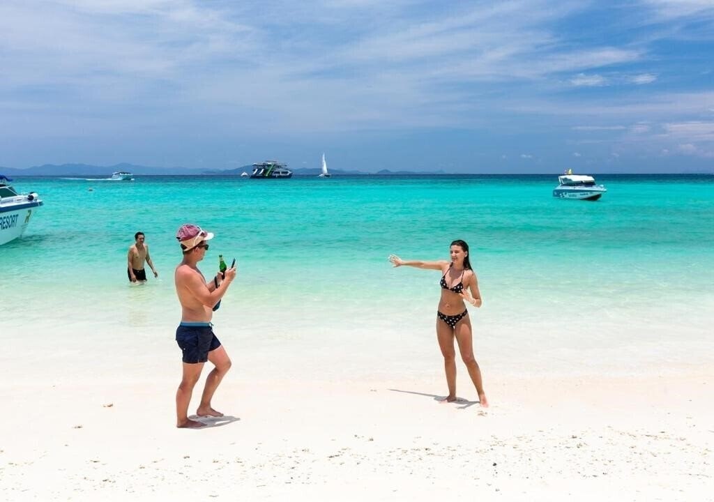 Панорама Rayaburi Resort Racha 4*