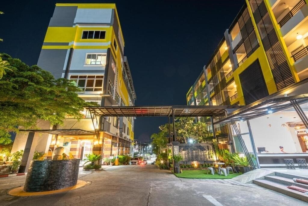 Апартаменты S.B. Living Place Hotel 3*