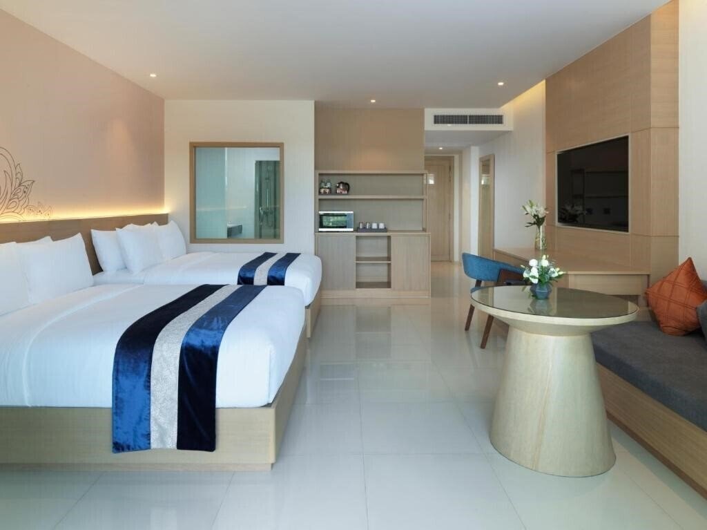 Територія Chanalai Flora Resort Ikar Crew 4*