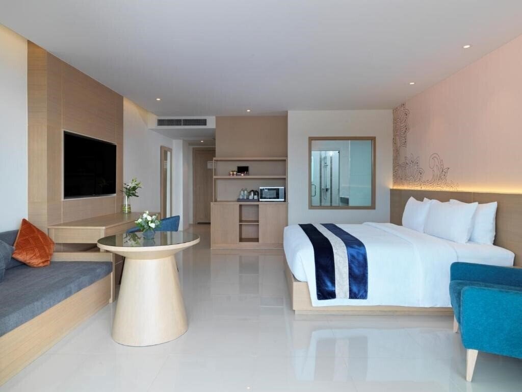 Панорама Chanalai Flora Resort Ikar Crew 4*