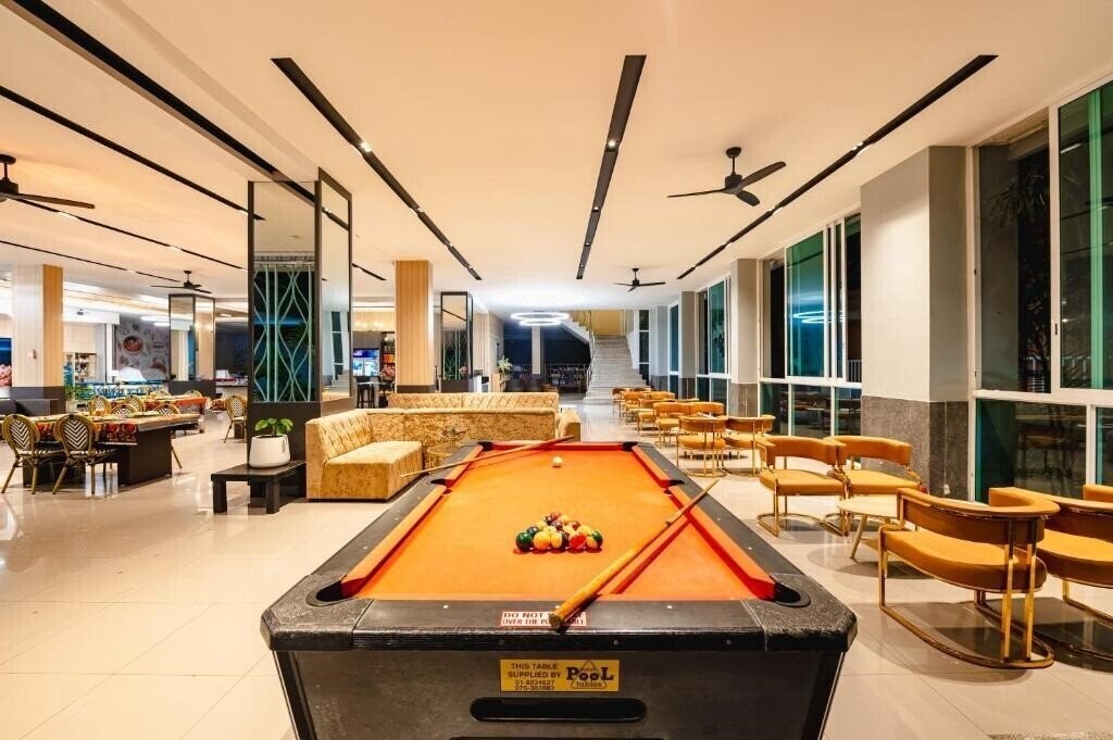 Вид Casa Del M Patong Kharkiv Crew 4*