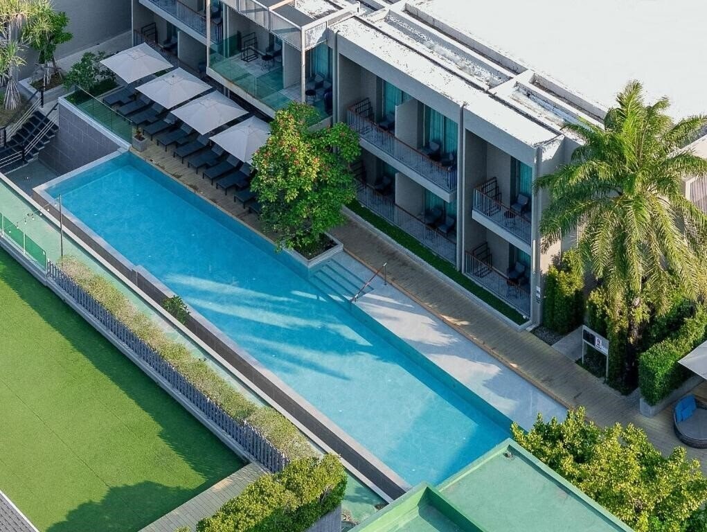 Отель AtEase Phuket Patong 5*