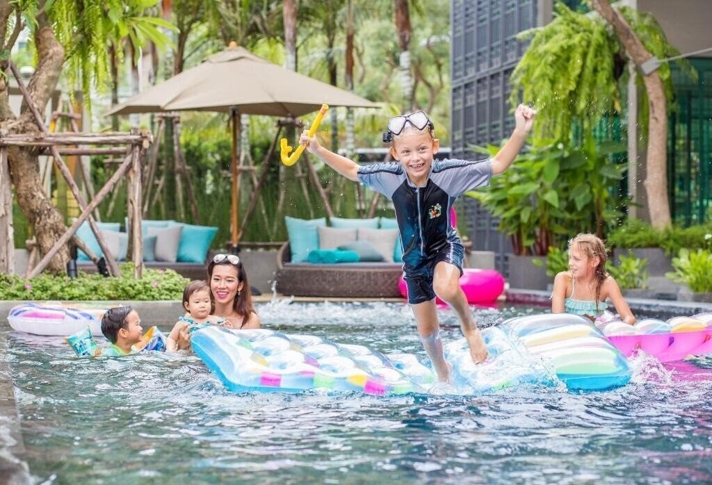 Вид AtEase Phuket Patong 5*