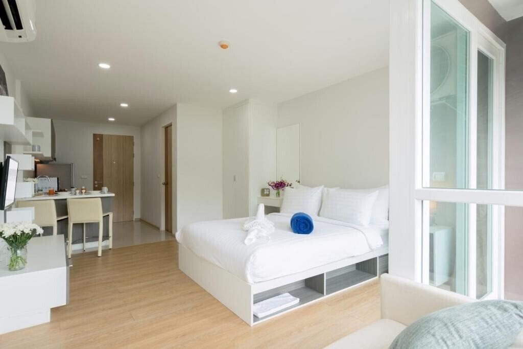 Панорама Ozone Condotel Kata Beach 4*